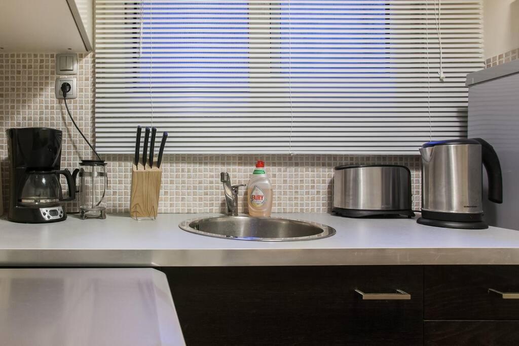 Apartament Traveler'S Dream In Historic Acropolis Downtown Ateny Zewnętrze zdjęcie