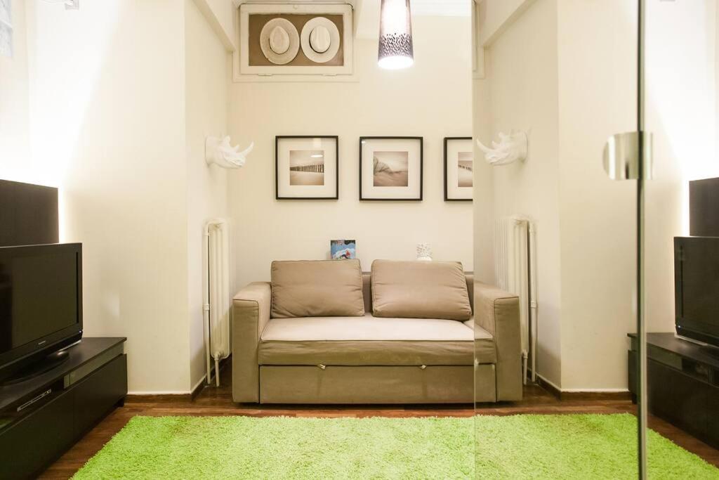Apartament Traveler'S Dream In Historic Acropolis Downtown Ateny Zewnętrze zdjęcie