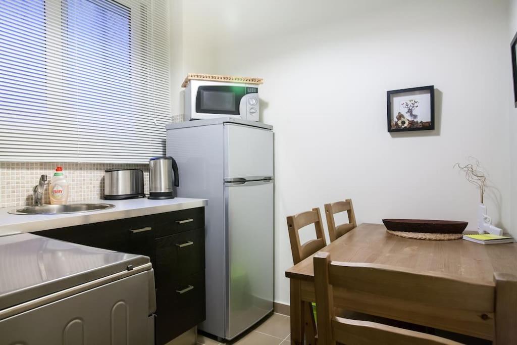 Apartament Traveler'S Dream In Historic Acropolis Downtown Ateny Zewnętrze zdjęcie
